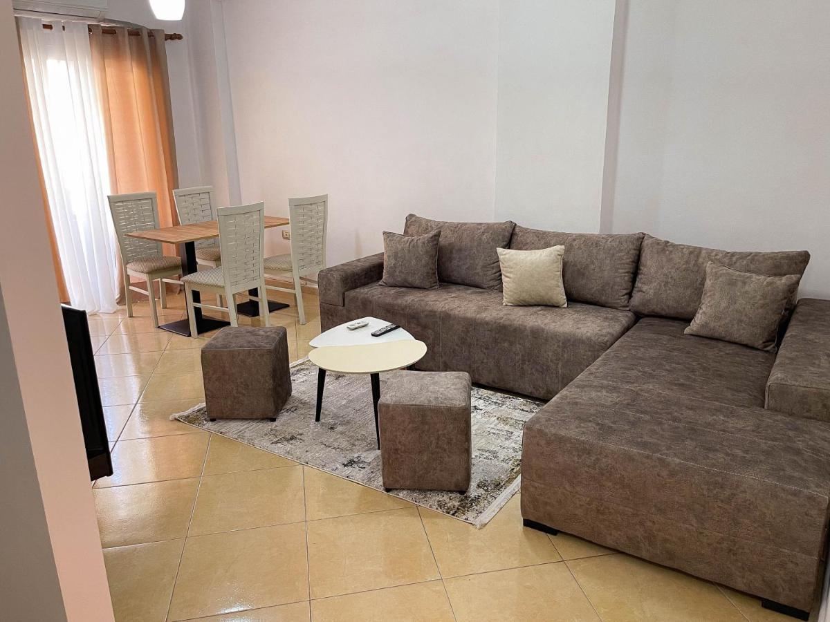 Aulona'S Apartment วญอเรอ ภายนอก รูปภาพ