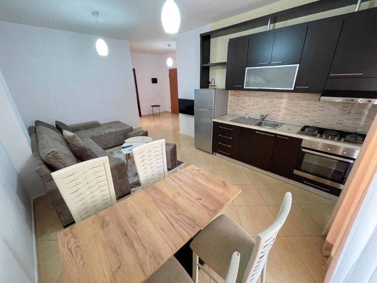 Aulona'S Apartment วญอเรอ ภายนอก รูปภาพ