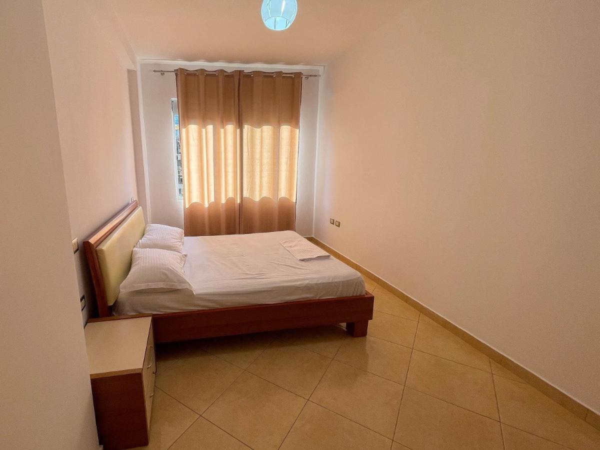 Aulona'S Apartment วญอเรอ ภายนอก รูปภาพ